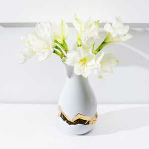 
            
                Load image into Gallery viewer, Talianna Oro Vase, White w/Gold - ANNA New York
            
        